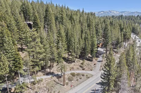 12207 Northwoods Blvd, Truckee, CA 96161