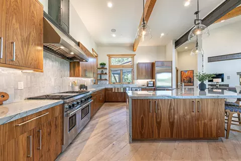 11627 Henness Rd, Truckee, CA 96161 photo 9