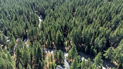 12062 Saddleback Dr, Truckee, CA 96161 photo 4