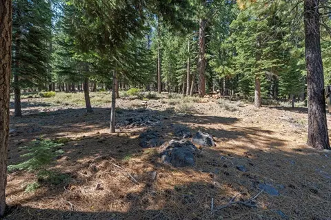 12062 Saddleback Dr, Truckee, CA 96161 photo 16
