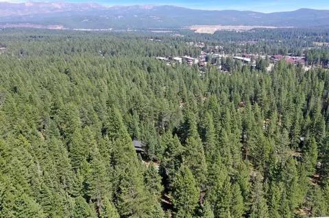 12062 Saddleback Dr, Truckee, CA 96161 photo 6
