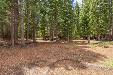 11004 Innsbruck Ave, Truckee, CA 96161