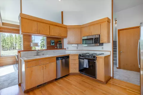 252 Basque, Truckee, CA 96161 photo 10