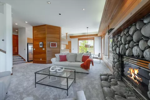 252 Basque, Truckee, CA 96161 photo 8