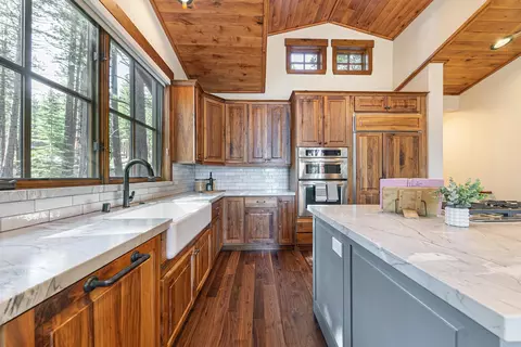 11541 Bottcher Loop, Truckee, CA 96161 photo 9