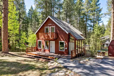 10494 Iris Rd, Truckee, CA 96161