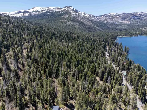 14865 S Shore Dr, Truckee, CA 96161