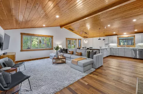 12685 Saint Moritz Ln, Truckee, CA 96161