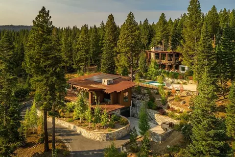 10976 Olana Dr, Truckee, CA 96161