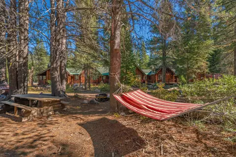 8600 Cold Stream Rd, Truckee, CA 96161 photo 2