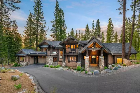 8445 Newhall Dr, Truckee, CA 96161