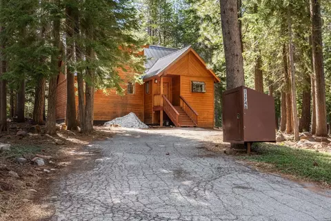11748 Baden Rd, Truckee, CA 96161