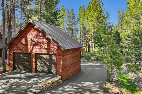 14010 Skiview Loop, Truckee, CA 96161 photo 3