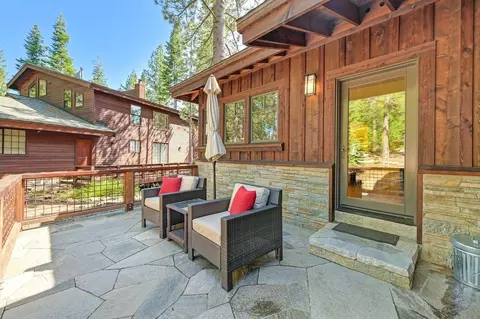 13240 Skiview Loop, Truckee, CA 96161 photo 4