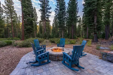 8208 Valhalla Dr, Truckee, CA 96161 photo 3