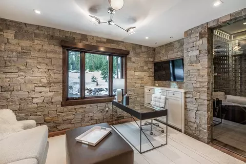 8208 Valhalla Dr, Truckee, CA 96161 photo 10