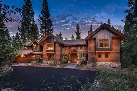8208 Valhalla Dr, Truckee, CA 96161 photo 2