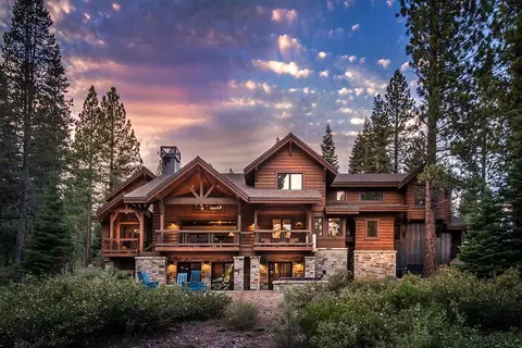 8208 Valhalla Dr, Truckee, CA 96161