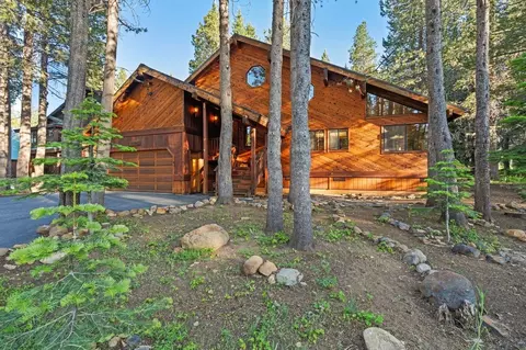 14706 Swiss Ln, Truckee, CA 96161