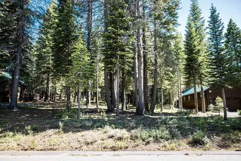 10529 Mougle Ln, Truckee, CA 96161