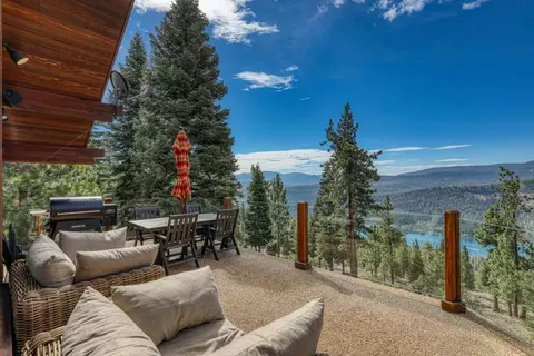 12096 Skislope Way, Truckee, CA 96161