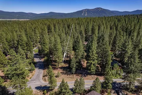 10581 Martis Valley Rd, Truckee, CA 96161