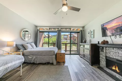 11591 Snowpeak Way # 208, Truckee, CA 96161