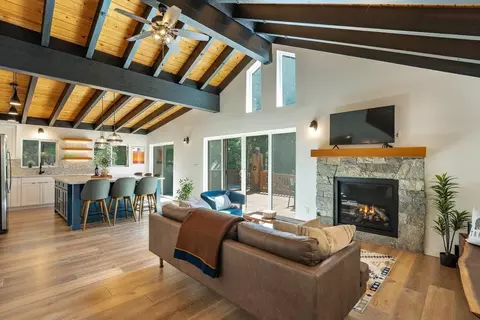 550 Carnelian Rd, Carnelian Bay, CA 96140
