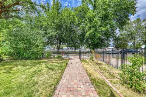 Exterior - 208 Railroad Ave, Loyalton, CA 96118 photo 2 of 8