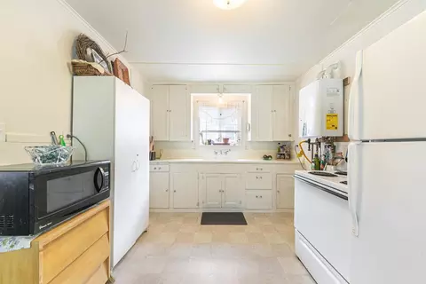 Kitchen - 208 Railroad Ave, Loyalton, CA 96118 photo 5 of 5