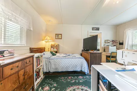 Bedroom - 208 Railroad Ave, Loyalton, CA 96118 photo 5 of 5