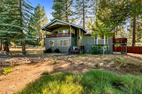 10625 Royal Crest Dr, Truckee, CA 96161