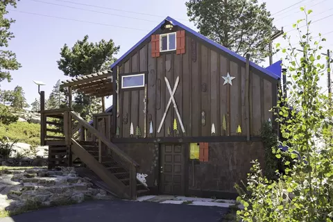 19221 Donner Pass Rd, Soda Springs, CA 95728