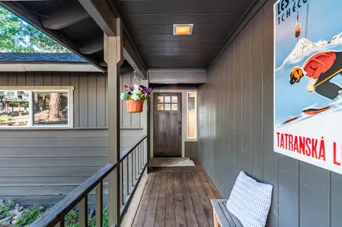 10644 Codogan St, Truckee, CA 96161 photo 3