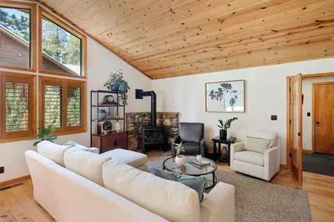 10493 Iris Rd, Truckee, CA 96161 photo 4