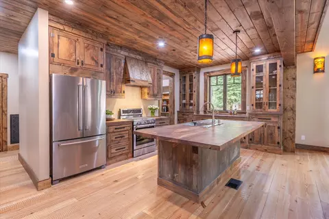 11024 Parkland Dr, Truckee, CA 96161 photo 7