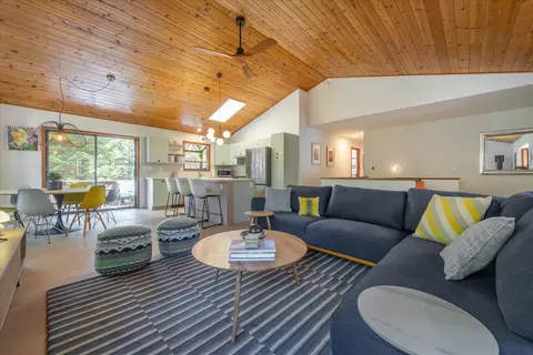12474 Lakeview Ct, Truckee, CA 96161