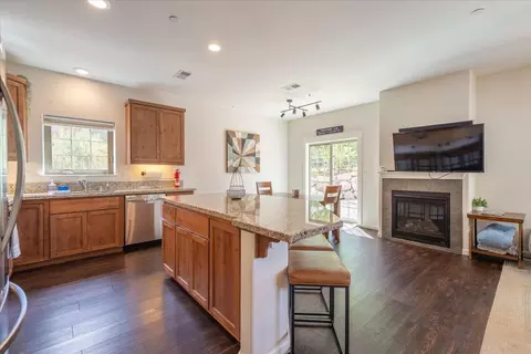 10246 Fall Ct, Truckee, CA 96161 photo 5