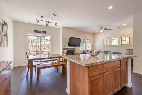 10246 Fall Ct, Truckee, CA 96161 photo 8
