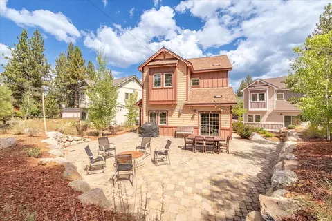 10246 Fall Ct, Truckee, CA 96161