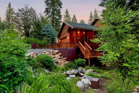 11781 Chamonix Rd, Truckee, CA 96161