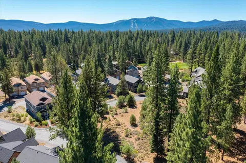 11259 Saddleback Dr, Truckee, CA 96161 photo 6