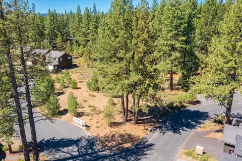 11259 Saddleback Dr, Truckee, CA 96161 photo 5