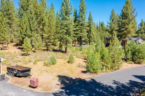 11259 Saddleback Dr, Truckee, CA 96161 photo 3