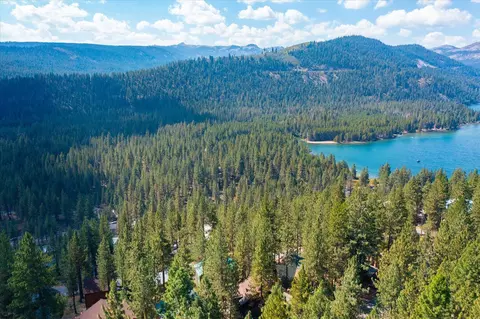 12605 Sierra Dr, Truckee, CA 96161