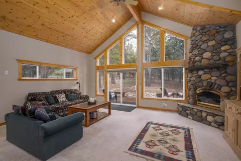 12851 Skiview Loop, Truckee, CA 96161 photo 4