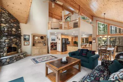 12851 Skiview Loop, Truckee, CA 96161 photo 6