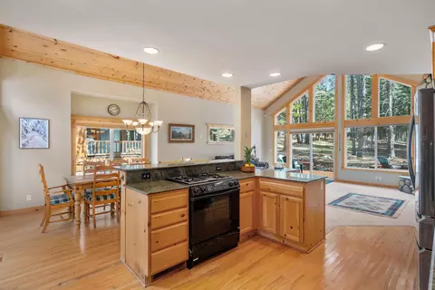 12851 Skiview Loop, Truckee, CA 96161 photo 9