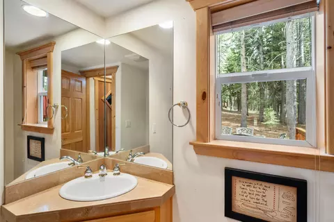 12851 Skiview Loop, Truckee, CA 96161 photo 13
