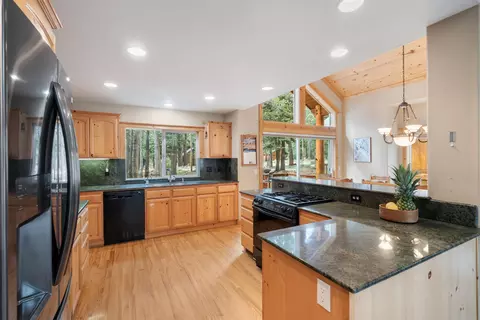 12851 Skiview Loop, Truckee, CA 96161 photo 8